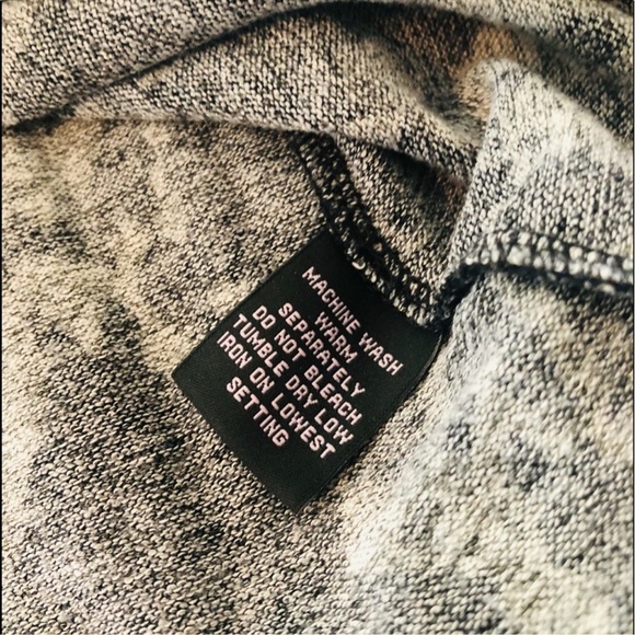 Black & Gray Python Pattern Sweater - Picture 6 of 6